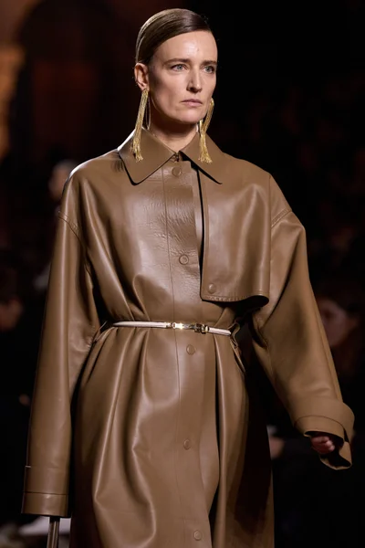Look 73